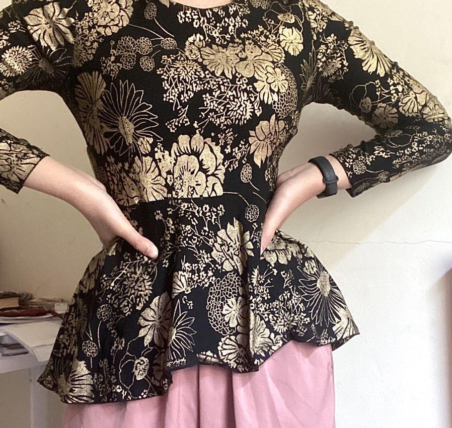 Black and gold peplum top hotsell