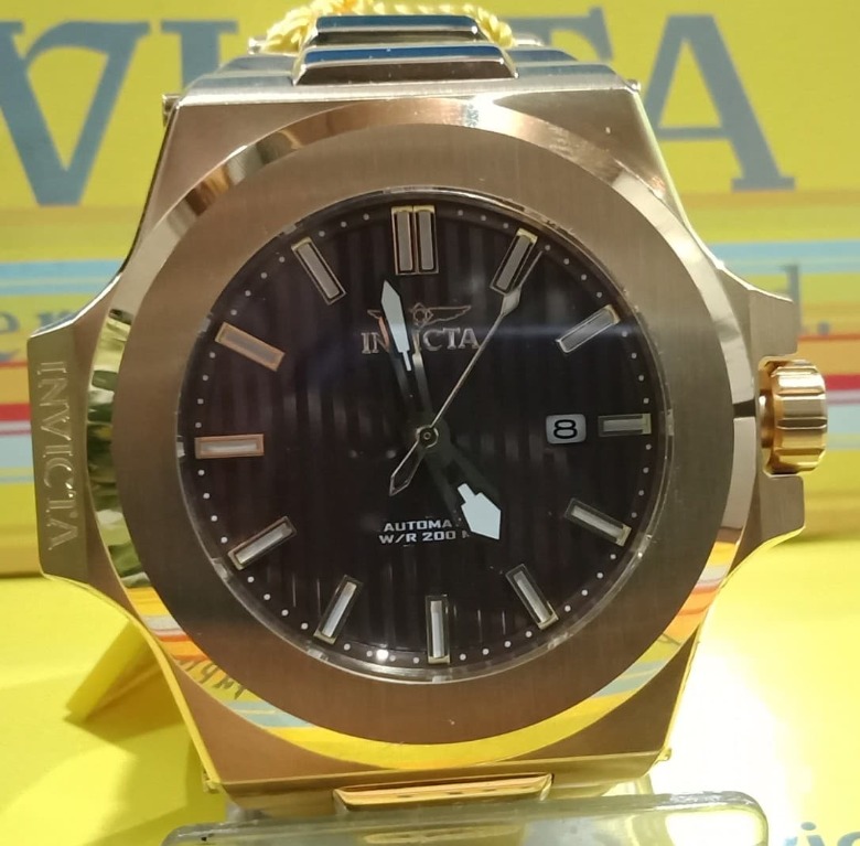 Invicta discount akula prestige