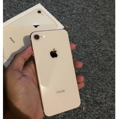 Iphone 8 Gold 64gb Telepon Seluler Tablet Iphone Iphone 8 Series Di Carousell