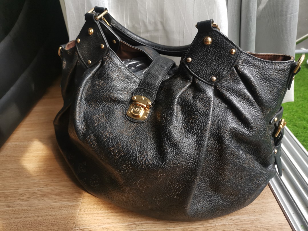 LOUIS VUITTON M94276 SELENE PM MAHINA LEATHER SHOULDER BAG, Luxury, Bags &  Wallets on Carousell