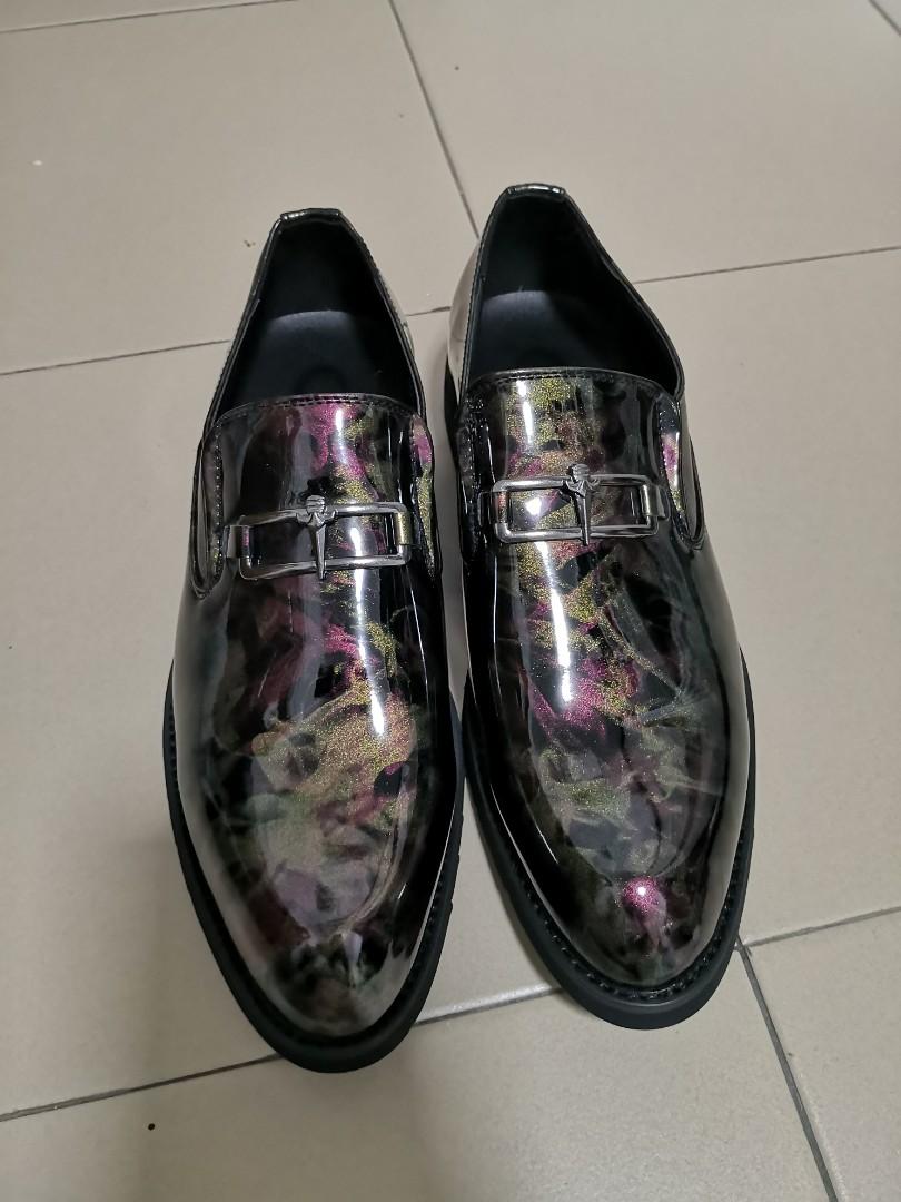 shiny loafers mens