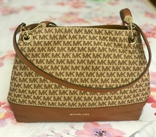 (Category: ) located in . Submitted by shruti09 (Listing ID 1021247732, Image 1). Description: .