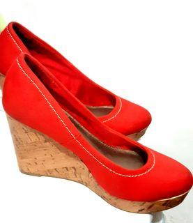 hidden wedge sneakers payless