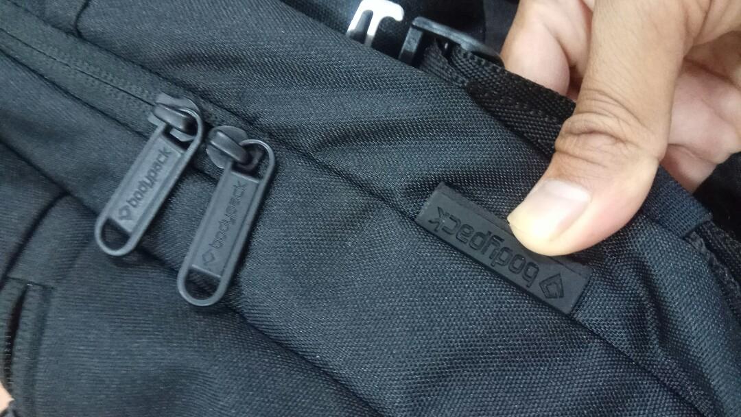 bodypack enormous laptop backpack
