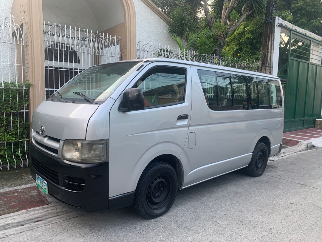 toyota hiace 18 seater price
