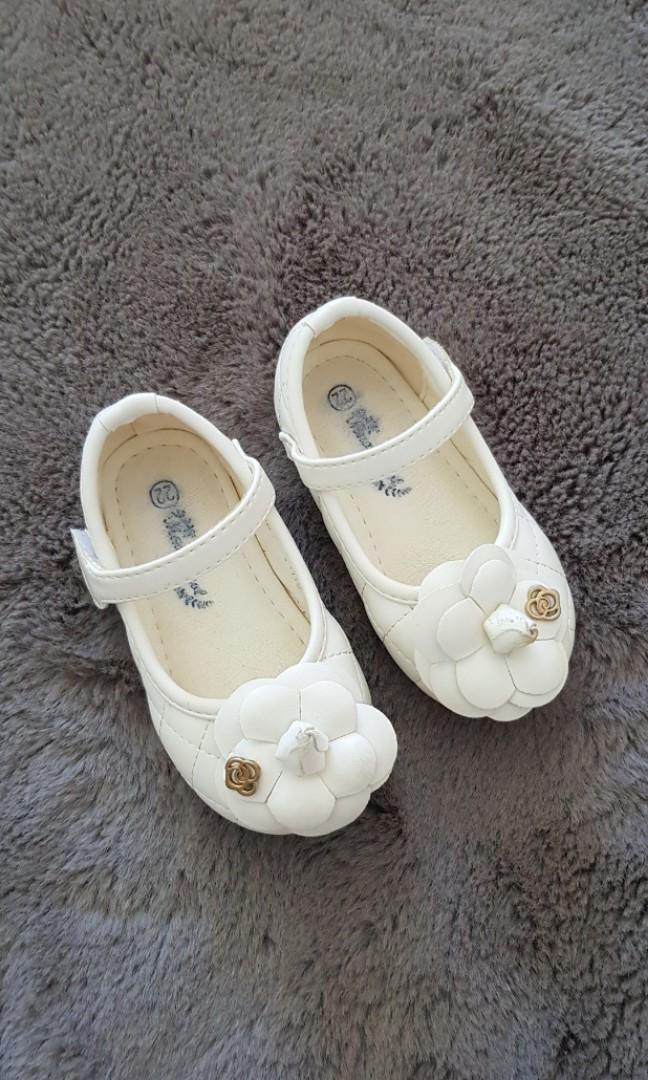 White leatherette cheap sneaker