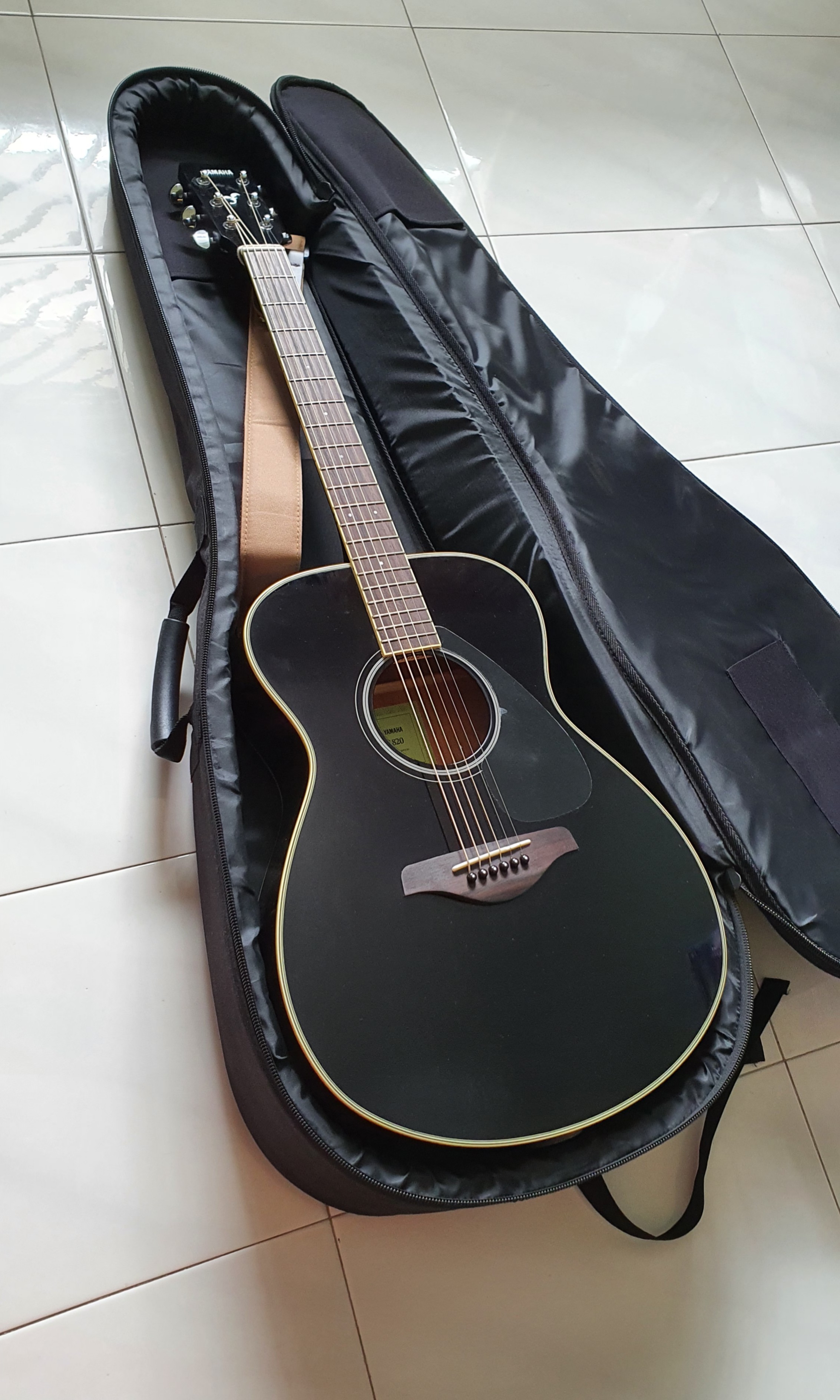 Yamaha FS820 Concert Acoustic Guitar Black Hobbies Toys Music