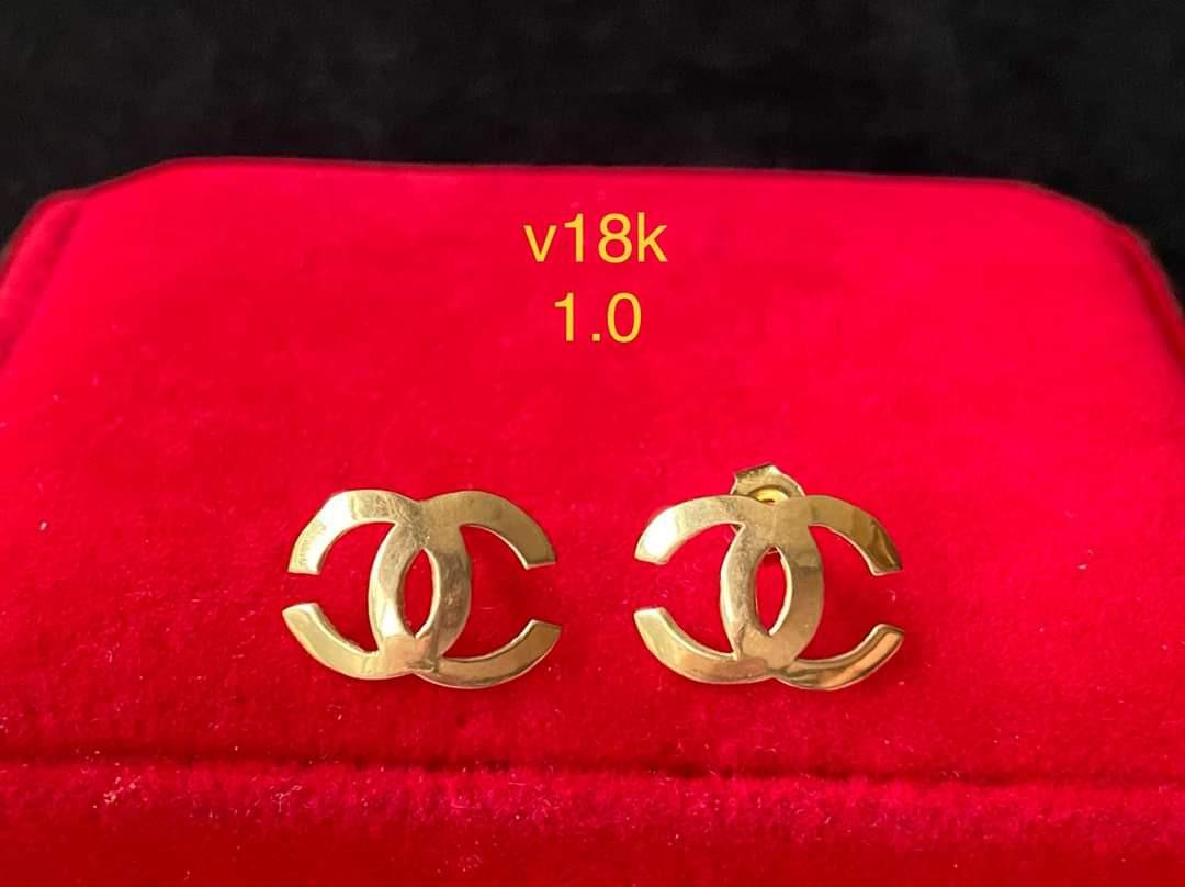 18K Saudi Gold Chanel Stud Earrings VSPL, Women's Fashion, Jewelry &  Organizers, Earrings on Carousell