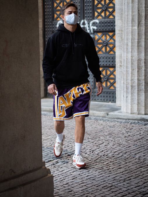 Mitchell and ness big face shorts lakers 2025