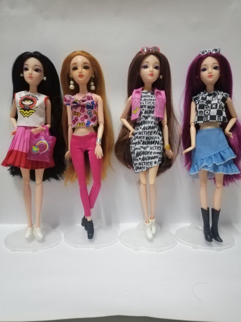 plastic barbie doll stands