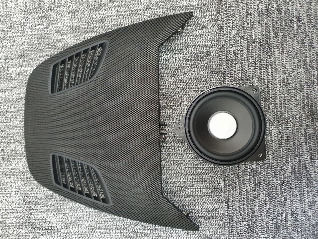 BMW G30 centre speaker midrange with cover, Car