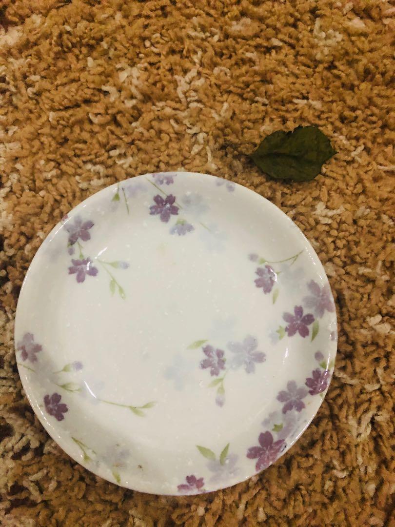 cake plate (Category: Bakeware) located in Manila. Submitted by littleliam85 (Listing ID 1021356709, Image 1). Description: sf c/o buyer.