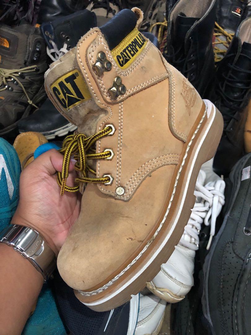 stores that sell caterpillar boots