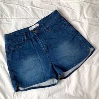 (Category: ) located in . Submitted by 03.67 (Listing ID 1021338682, Image 1). Description: .
