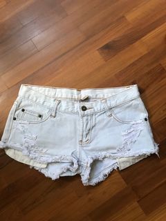 (Category: ) located in . Submitted by fay.may (Listing ID 1021373344, Image 1). Description: .