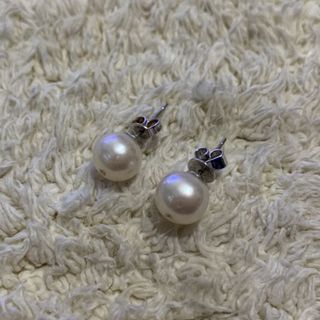 (Category: ) located in . Submitted by snkrsx (Listing ID 1021382117, Image 1). Description: .