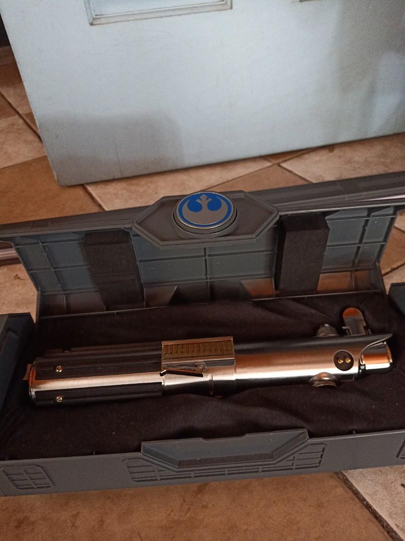 Galaxy S Edge Legacy Lightsaber Rey Toys Games Others On Carousell - reys lightsaber roblox
