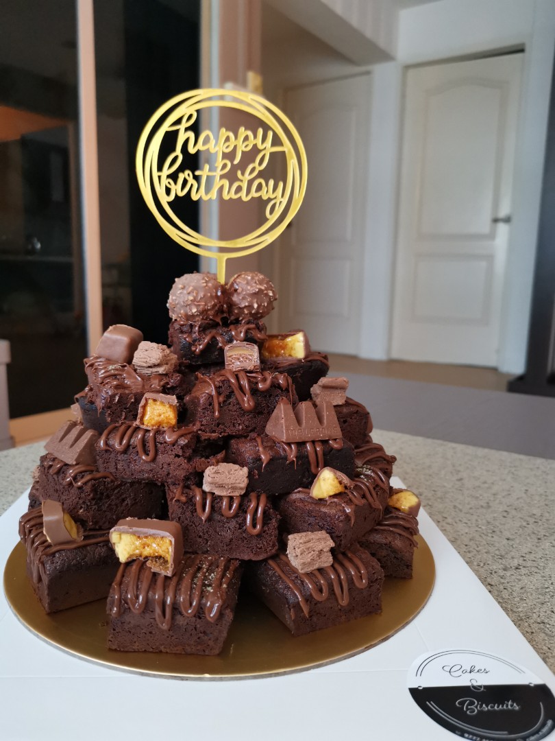 AMAZING Chocolate Brownie Birthday Cake - YouTube