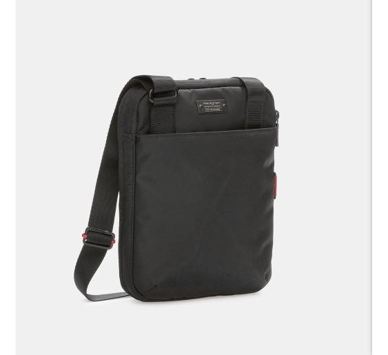 Hedgren trek Small RFID Men s Fashion Bags Sling Bags on Carousell