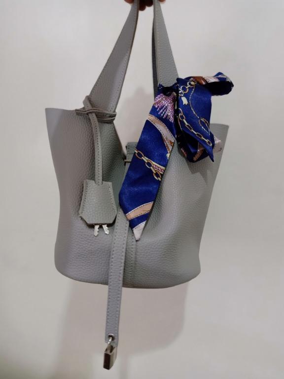 picotin with strap