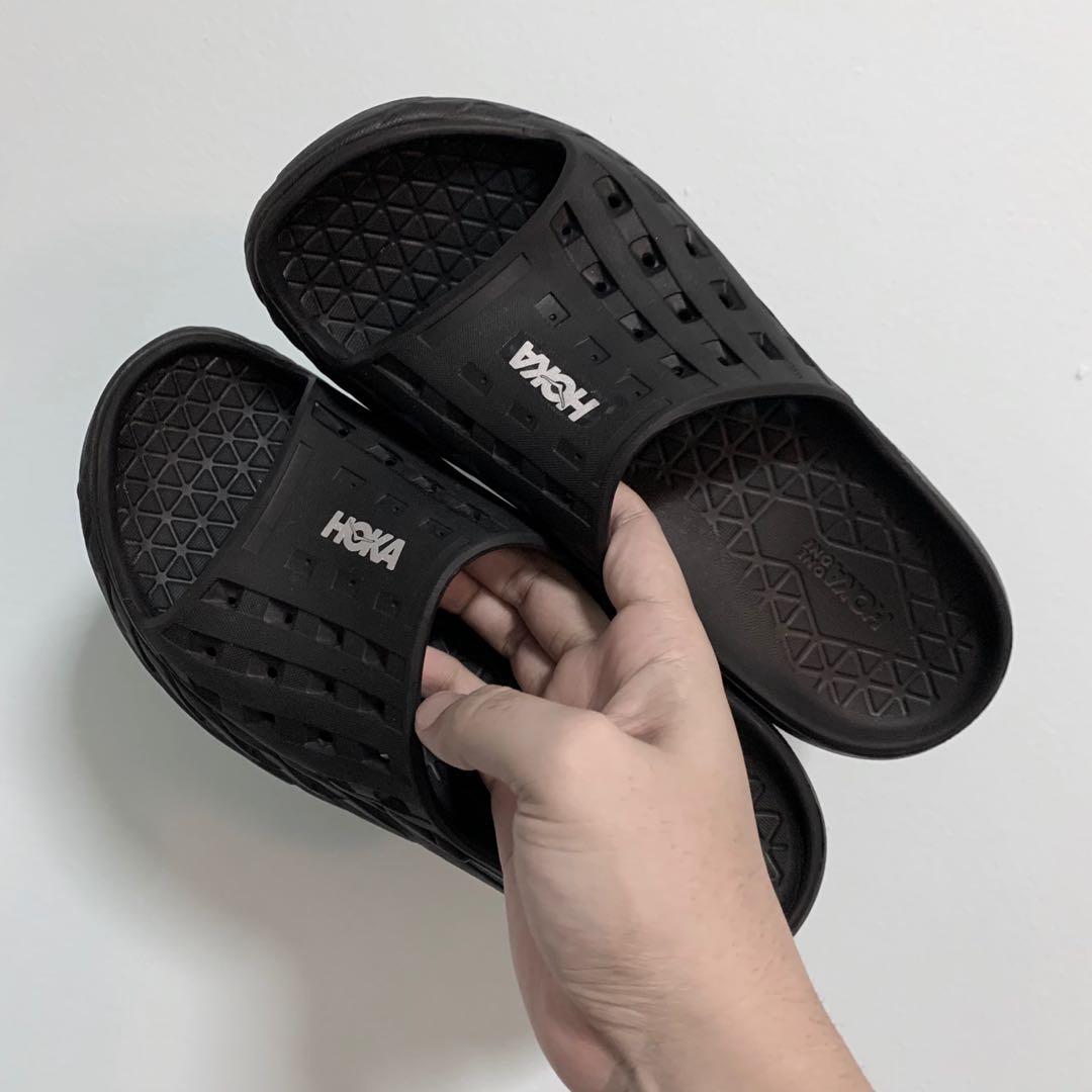 hoka one one ora recovery slide 2