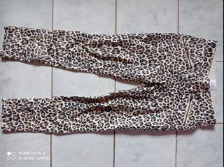 Jegging macan size 6x / 7