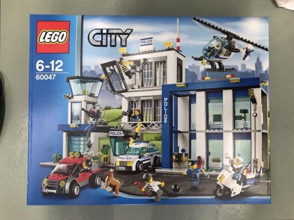 Lego City Police Station 14 Hobbies Toys Toys Games On Carousell