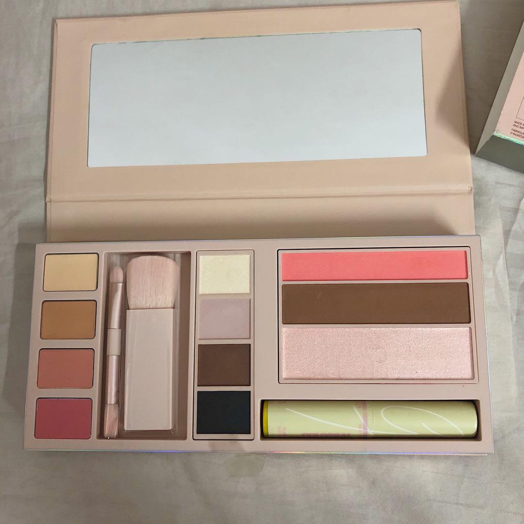 Maybelline x Gigi Hadid Jetsetter Palette, Beauty & Personal Care, Face
