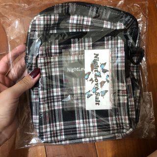 由 weeeess (刊登 ID 1021315483，圖片 1) 提交，位於 的 (類別：)，說明：。