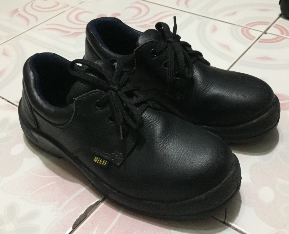 Nitti safety shoes price store