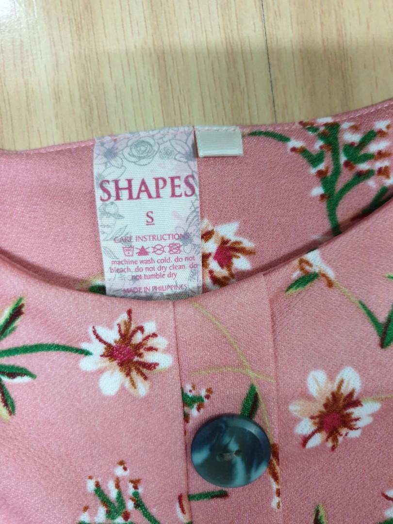 Pink Floral Dress (Category: Dresses) located in Manila. Submitted by rose1013 (Listing ID 1021413484, Image 2). Description: NEW SHAPES Pink floral dress Cute and fashionable! Size: Fits XS-M Women (Stretchable to an extent) Bought from SHAPES Light and flowy fabric ♥️ Never been worn No issues Excellent Condition! RFS: Decluttering ➡️SF: c/o buyer ➡️Courier: Nationwide: ABest MM: Lalamove, Angkas, Mr. Speedy ➡️MOP: GCash, Palawan Express, BDO O