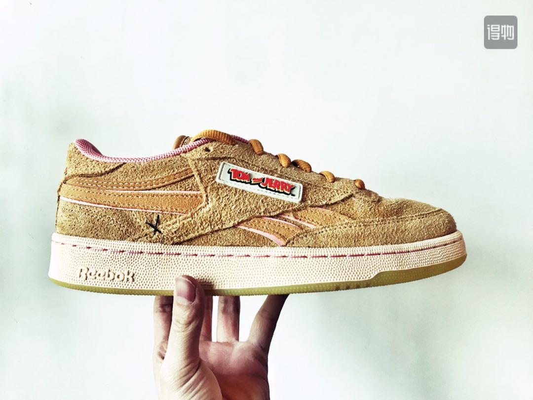 Reebok club c sneakers in store pink