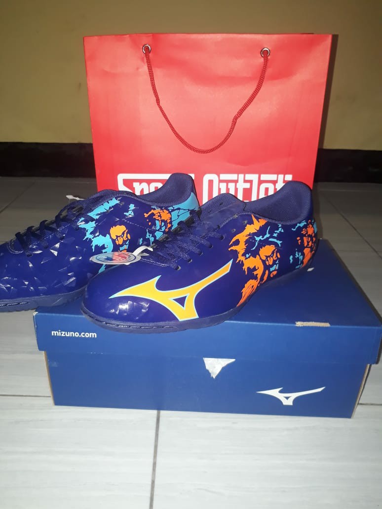 Sepatu futsal mizuno original terbaru online