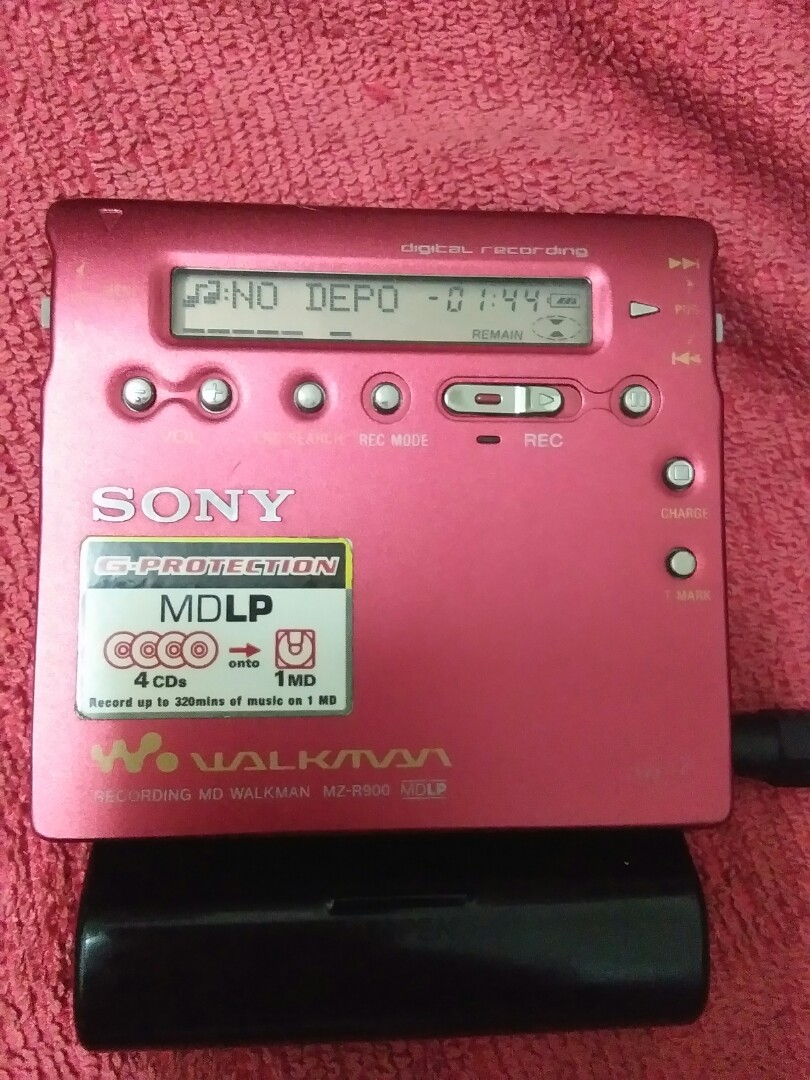 Sony MD recorder walkman MZR900(red), Audio, Portable Music Players on