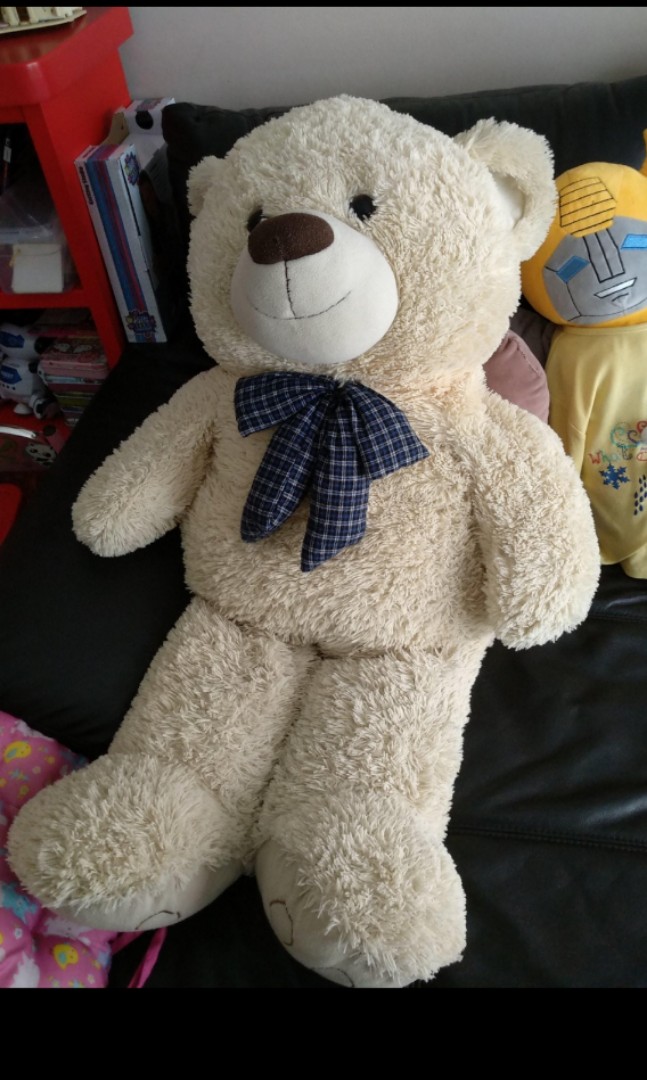 super big teddy bear
