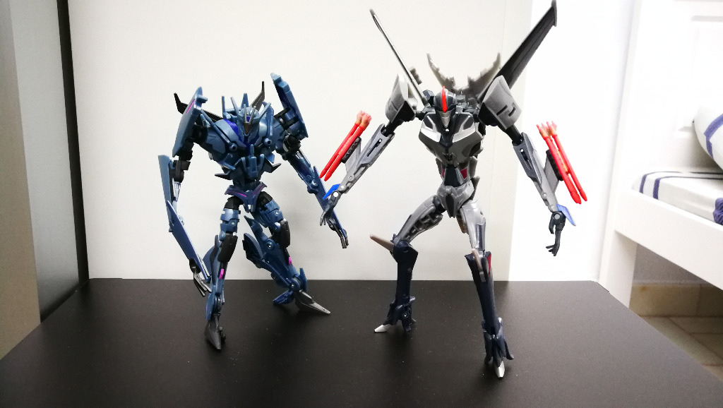 Transformers Prime Deluxe Starscream First Edition Deluxe Soundwave RID Robots in Disguise