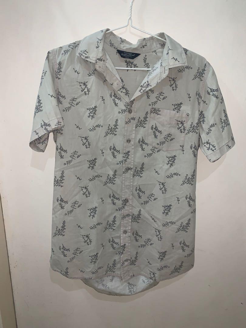 Vintage Cotton On Shirt (Category: Tshirts & Polo Shirts ) located in San Pedro. Submitted by david.ns (Listing ID 1021416211, Image 2). Description: 9.5/10 just needs ironing bought for ₱1250 Delivery fee: 80-120.