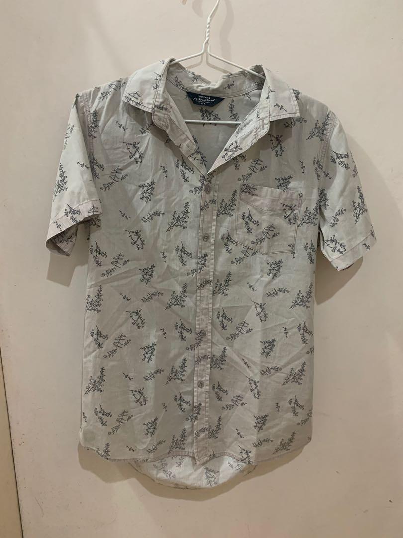 Vintage Cotton On Shirt (Category: Tshirts & Polo Shirts ) located in San Pedro. Submitted by david.ns (Listing ID 1021416211, Image 1). Description: 9.5/10 just needs ironing bought for ₱1250 Delivery fee: 80-120.