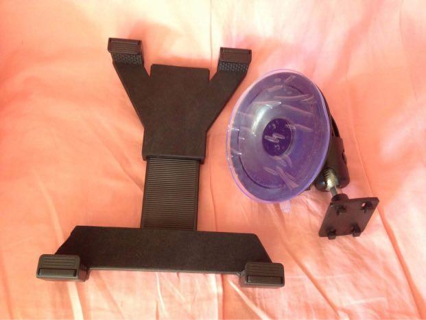 Windshield Car Mount (Category: Mounts & Holders) located in Quezon City. Submitted by magmacastles (Listing ID 1021332444, Image 3). Description: Stored but new, never used. Saw the box while cleaning. .