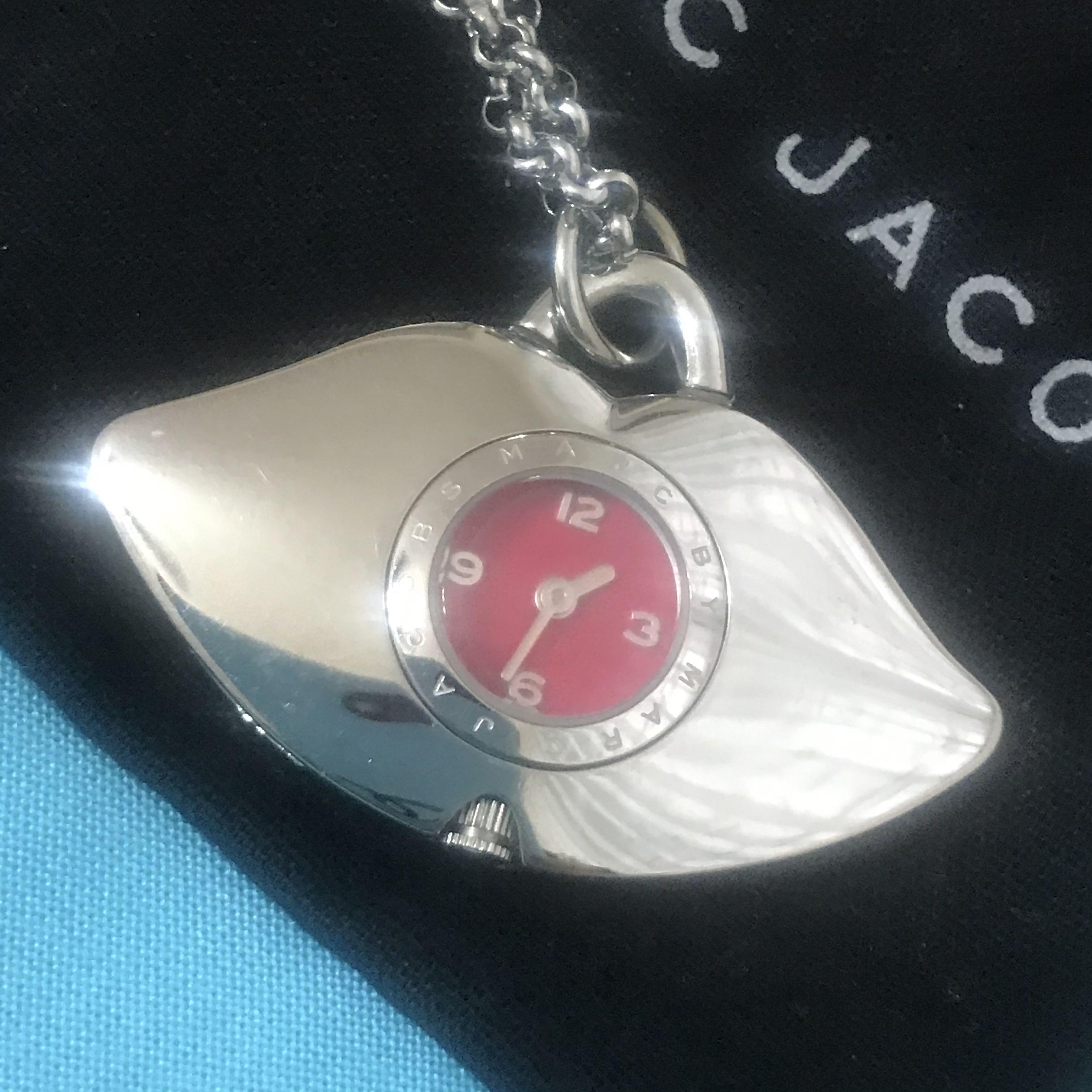 Marc jacobs necklace store watch