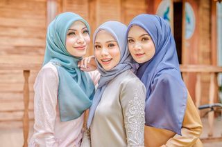 (Category: ) located in . Submitted by redlips_store (Listing ID 1021703562, Image 1). Description: .