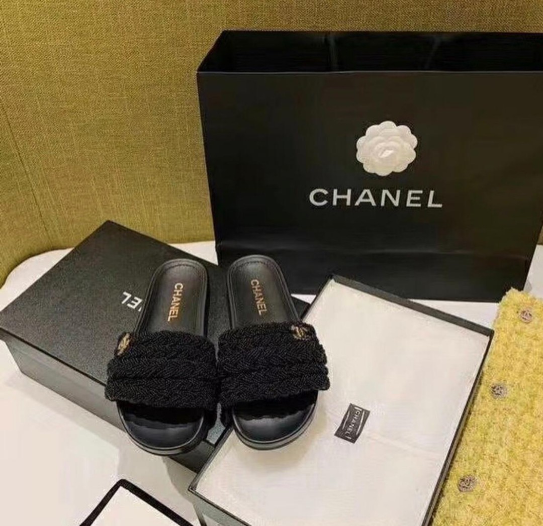 Chanel pearl and lambskin mules 2025