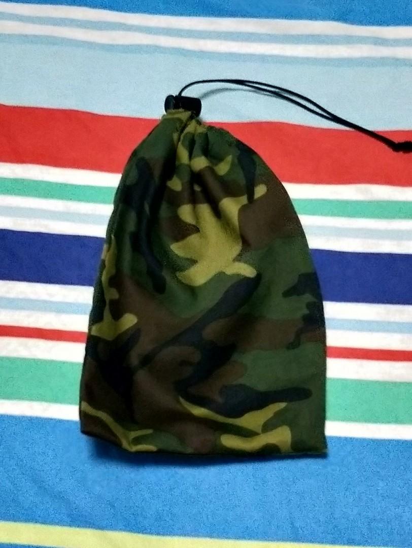 Drawstring Pouch (Category: Sling Bags) located in Singapore. Submitted by nsfw69 (Listing ID 1021670713, Image 4). Description: ===== FAST DEAL NOW @ $2 ===== *** PLEASE READ DESCRIPTION *** >> Color: Camo. >> Size: 1) Length: 27 cm 2) Width: 20 cm >> Cool And Sleek Design. >> Able To Keep Power Banks, USB Cable, Coins, Notes, Cards, Etc. >> Currently Have 4 In Stock At $2 Each. >> Best Deal 4 @ $6. >> Compatible With: https://carousell.com/p/10