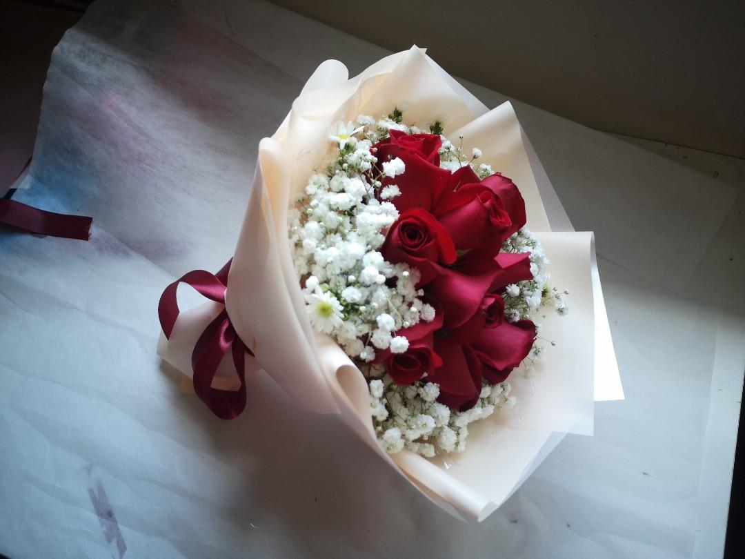 Foc Delivery Further Discounts 9 Fresh Stalks Of Roses Flower Bouquet Gardening Flowers Bouquets On Carousell