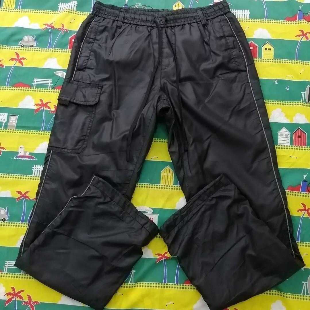Uniqlo Track Men S Fashion Clothes Bottoms On Carousell