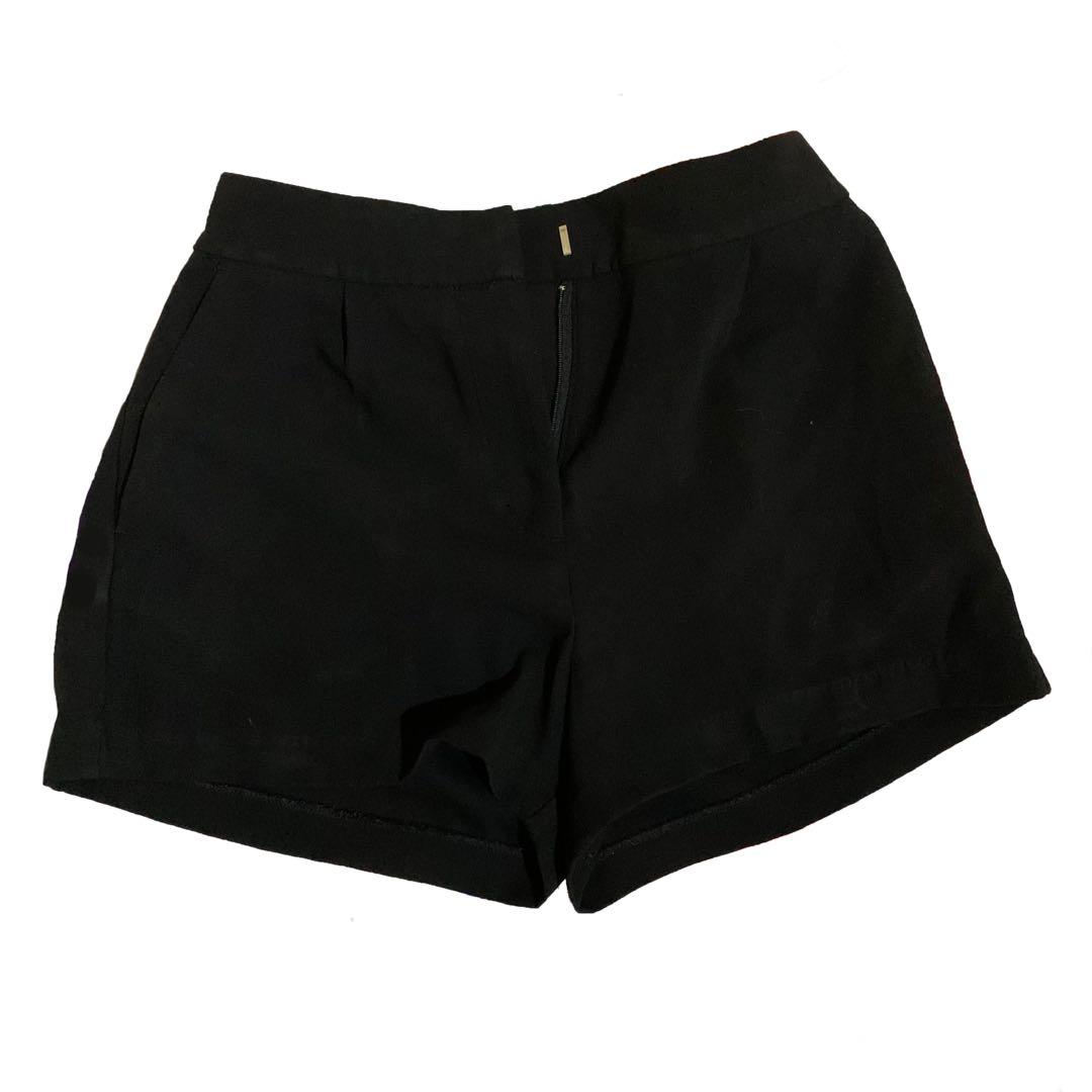 H and clearance m black shorts