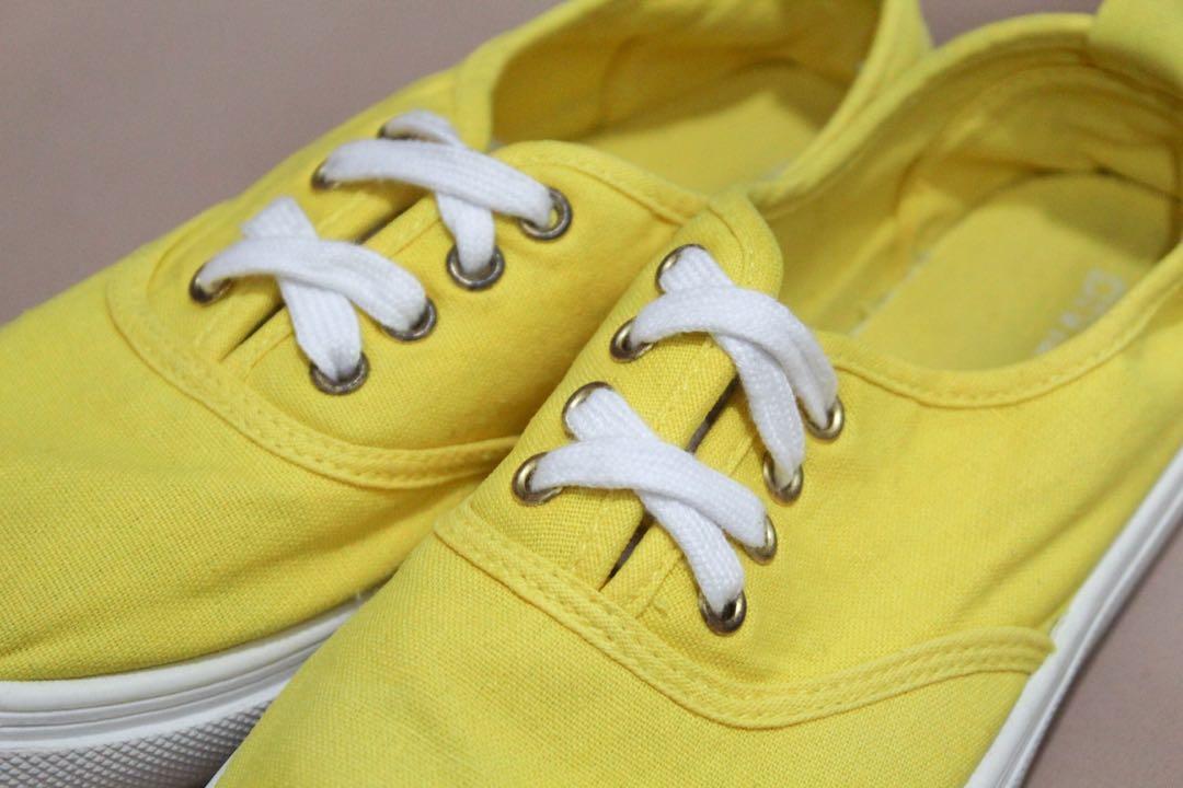 h&m yellow shoes