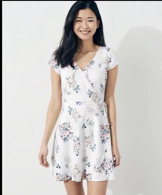 Hollister floral wrap dress, Women's Fashion, Tops, Sleeveless on Carousell