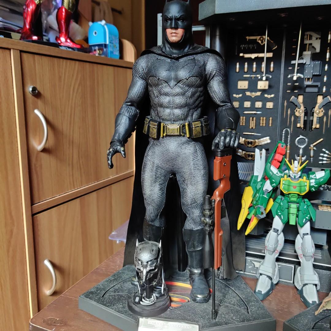 Hot Toys BVS Batman with tech cowl BIB, Hobbies & Toys, Toys & Games on  Carousell