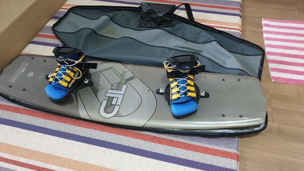 Hyperlite TFD142 Wakeboard with Hyperlite Belmont Large Bindings